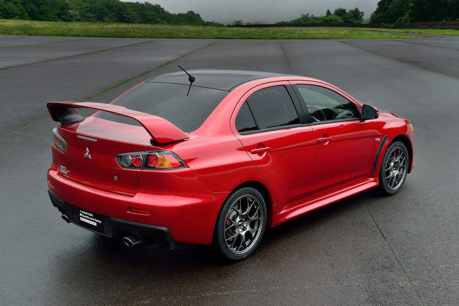  Mitsubishi Lancer Evolution X Final Edition 2015 года  (фото 4 из 30)